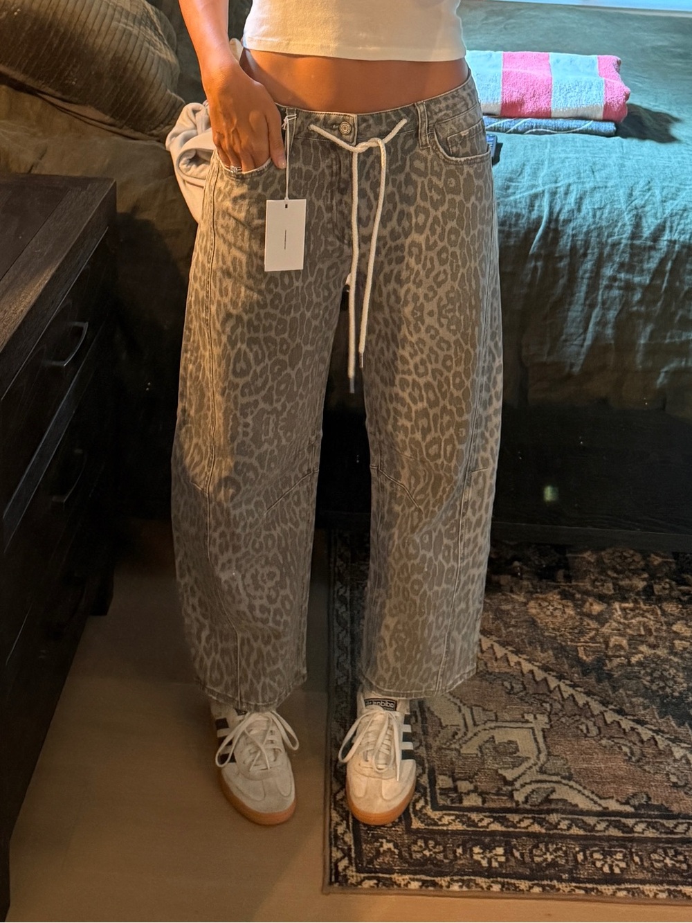 Vervet Kate Leopard Barrel Stretch Jean - Picture 3 of 4